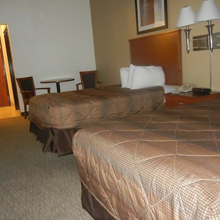 Days Inn By Wyndham Phenix City Near Fort Moore Екстер'єр фото