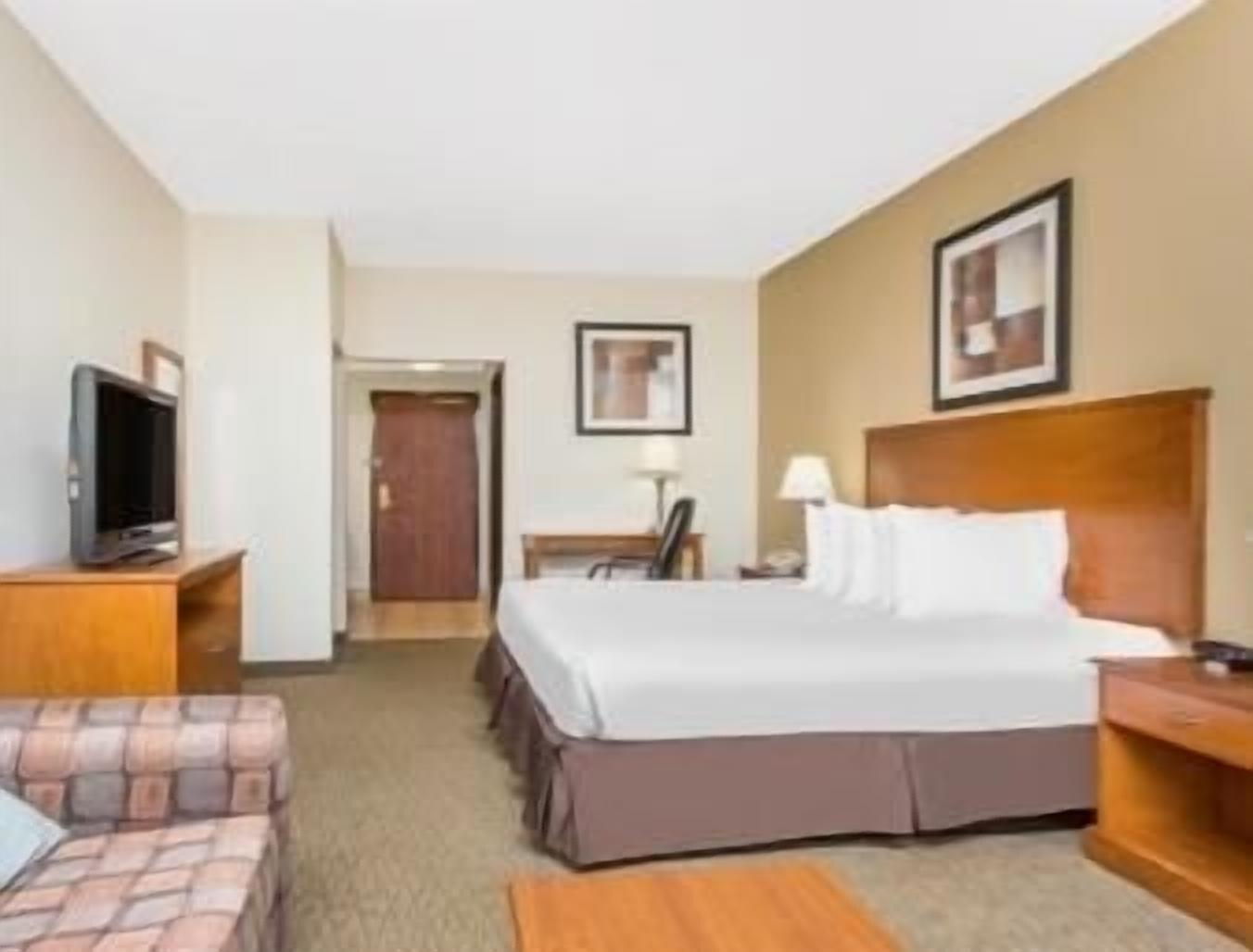 Days Inn By Wyndham Phenix City Near Fort Moore Екстер'єр фото