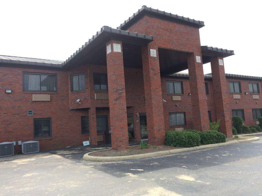 Days Inn By Wyndham Phenix City Near Fort Moore Екстер'єр фото
