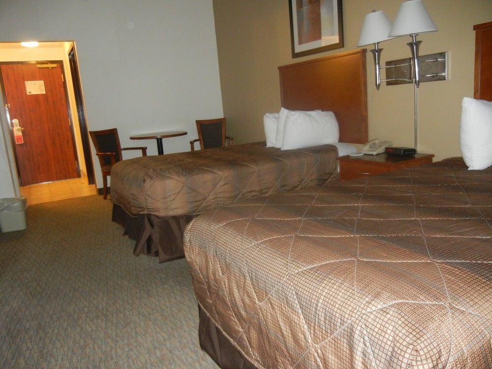 Days Inn By Wyndham Phenix City Near Fort Moore Екстер'єр фото