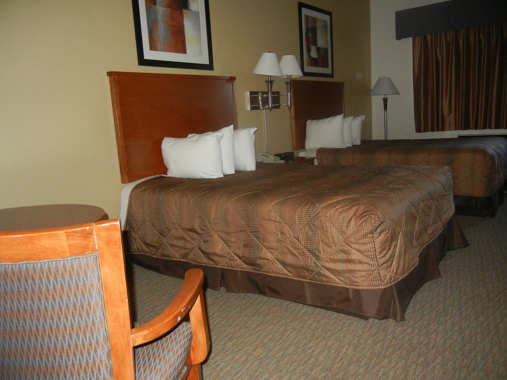 Days Inn By Wyndham Phenix City Near Fort Moore Екстер'єр фото