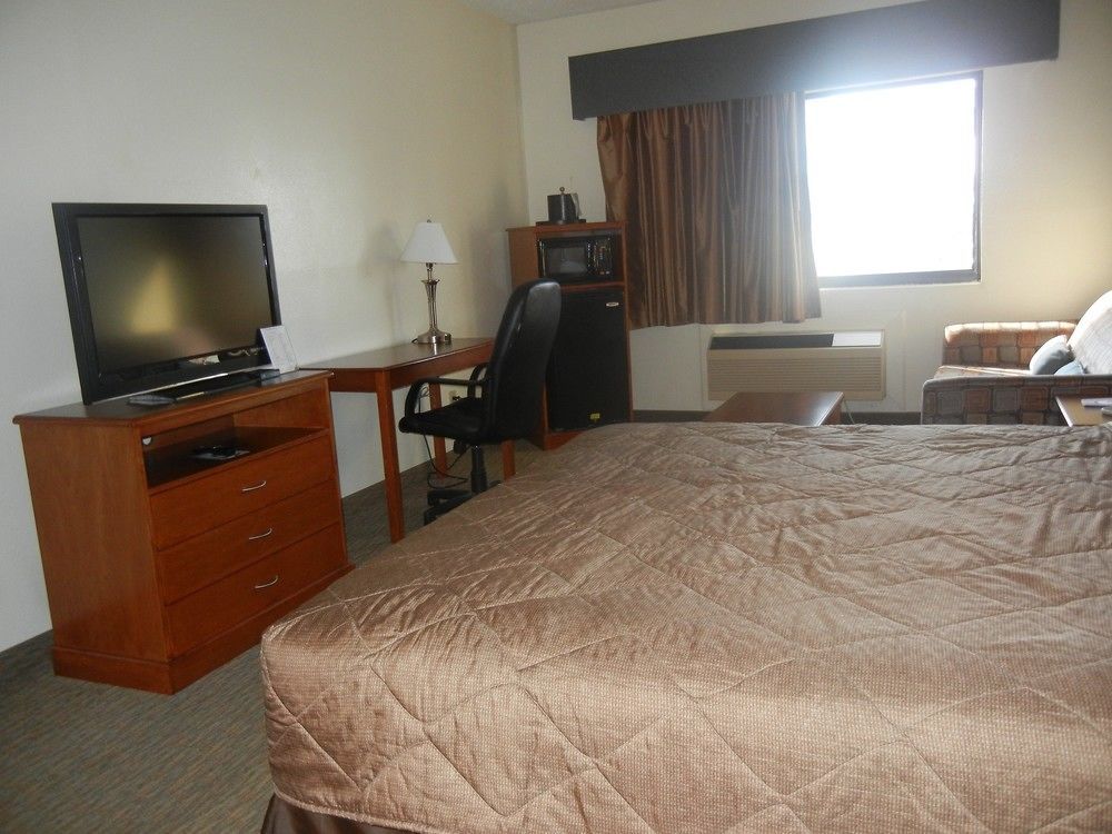 Days Inn By Wyndham Phenix City Near Fort Moore Екстер'єр фото