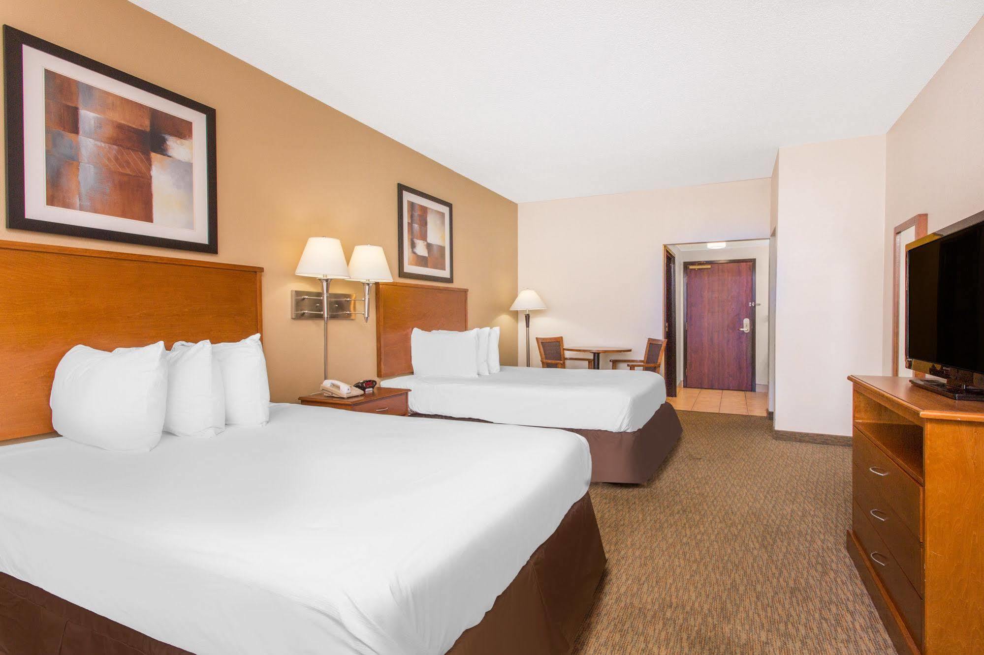 Days Inn By Wyndham Phenix City Near Fort Moore Екстер'єр фото